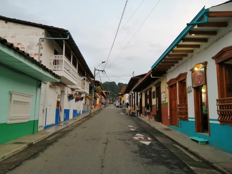 Street in Jardín, Carrera 4