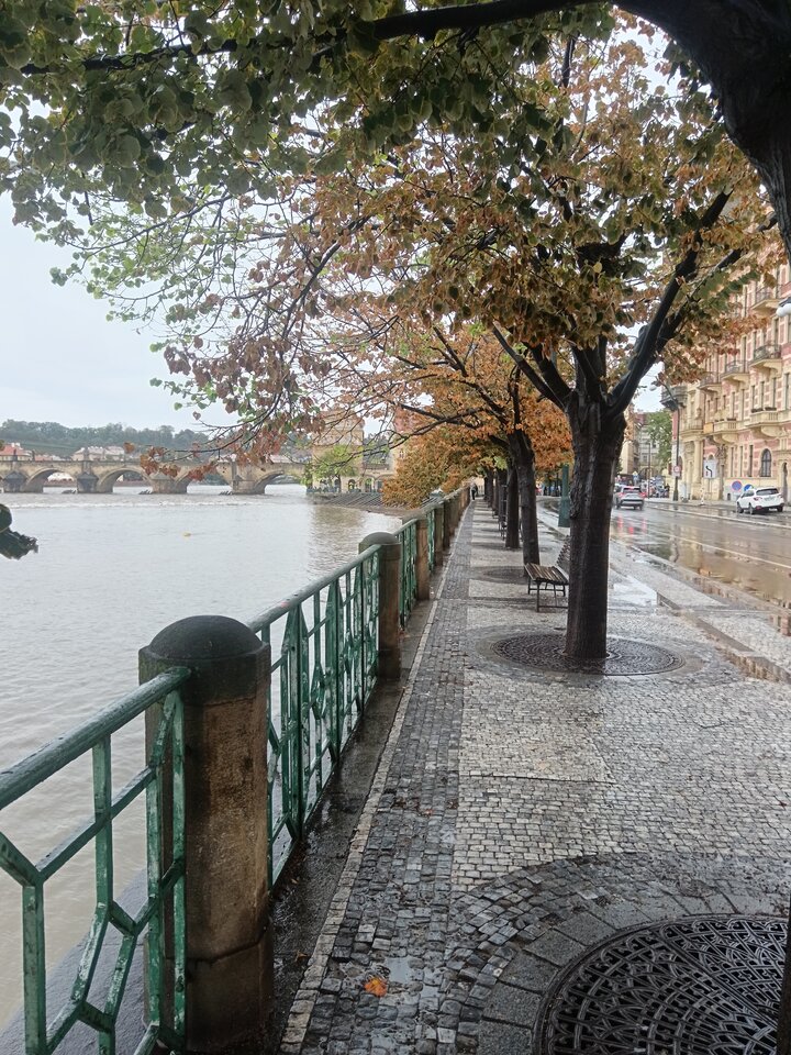 River side 